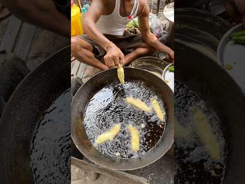 Indians favourite Pakoda ~ Mirchi Pakora ￼￼ #streetfood #humanstreetfood #shorts