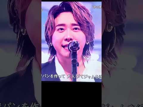 Mrs. GREEN APPLE:Dear『気持ちは周る螺旋階段のように』優しい歌声､ピックを持つ指､螺旋を描く仕草がたまらなく好きなんですけど　わかります？？？#Shorts #shorts