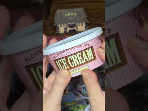 ASMR Florean Fortescue's Butterbeer Ice Cream🍦Universal Studios Hollywood ✨Amusement #ASMR #Shorts
