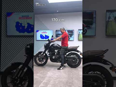 Cobain naik TVS Ronin dengan berbagai macam tinggi badan. Kalau kamu tingginya berapa riders?