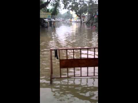 Chennai Rain - Flood roads