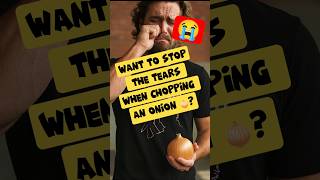 “Cooking Hack: How to Cut Onions Without Tears 🧅✨ #shorts #cookinghack #onionhack #kitchentips