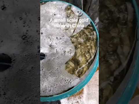 a small scale gold miner in china