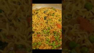 Maggie Matar Recipe | Veg Maggie #shotrs #maggirecipe  #rasoitips