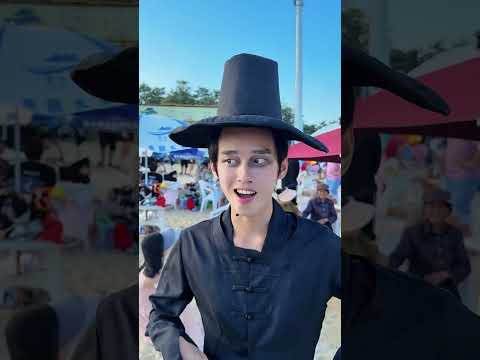 Rumi likes to help others#kpop#kpopdemonhunters#rumi#huntrix