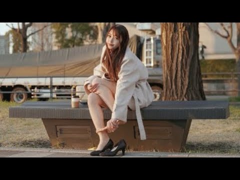 外でストッキング濡れちゃったから脱ぐだけ。