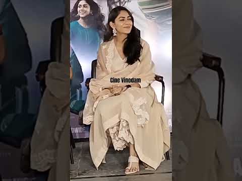 Actress Mrunal Thakur At #familystar #successmeet #dilraju #mrunalthakur #viral #ytshorts