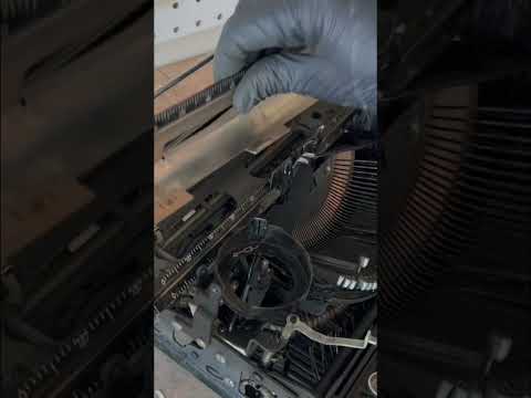 Restoring a 1939 Royal Arrow Portable Typewriter