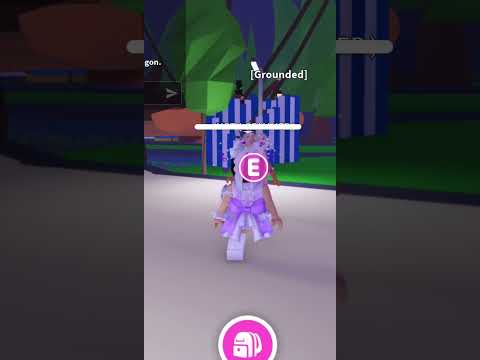 This girl tried to SCAM me 😓😅😱🤬 #roblox #adoptme #robloxshorts #robloxedit #edit #funny #scammer