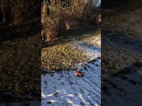How to have fun with a Traxxas slash and a barbecue lid