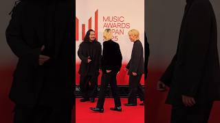 @creepynuts_official encounters @skyhidaka at #musicawardsjapan #musicawards