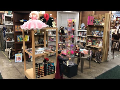 We Opened an Antique Vintage Store Consignment Booth - Day One