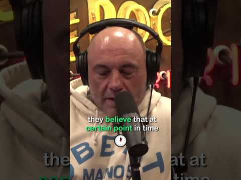 Why FIGHTERS get WOBLY and 1 HIT KO'D? 🤔😮 #shorts #joerogan #jre #davidgoggins