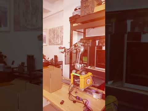 Robot for automating 3D printing! #Robot #3DPrinting #Automation #AdditiveManufacturing #Robotics
