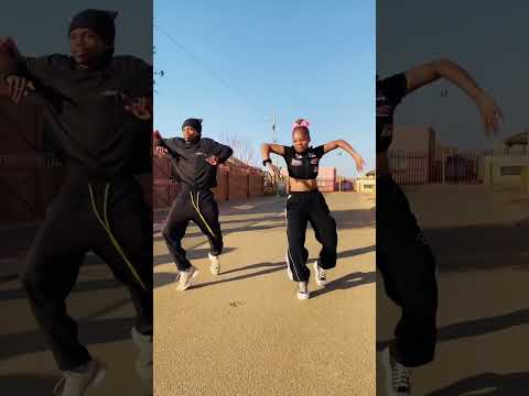 Uthuleleni Woza thatha faka #amapiano #dancechallenge #amapianodancechallenge