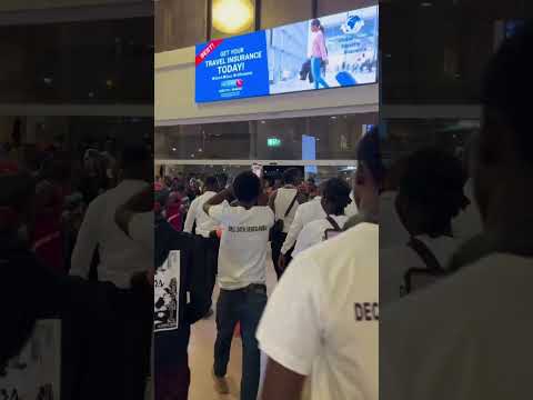JNR CHOI WELCOMED BY FANS AT THE AIRPORT FOR HIS HOMECOMING FREE CONCERT IN THE GAMBIA 🇬🇲