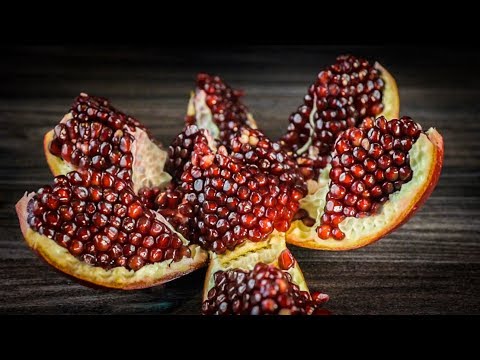 How to deseed a pomegranate FAST in LESS THAN 2 MINUTES | OOH Kitchen