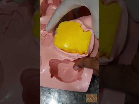 Mango butter soap making!!! #mangobuttersoap #meltandpoursoap #raajaaorganics #jaarshi