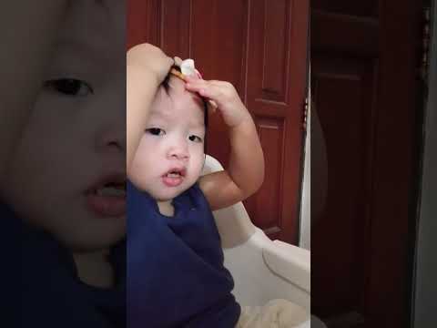 bayi bersin video lucu