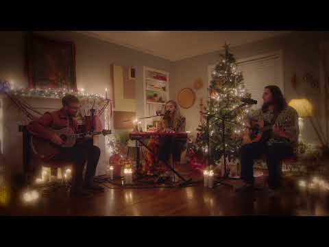 Jingle Bells - Hollyn (Acoustic Cover)