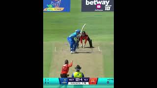 Roelof Van Der Merwe's twin strikes - SA20 | JioCinema & Sports18