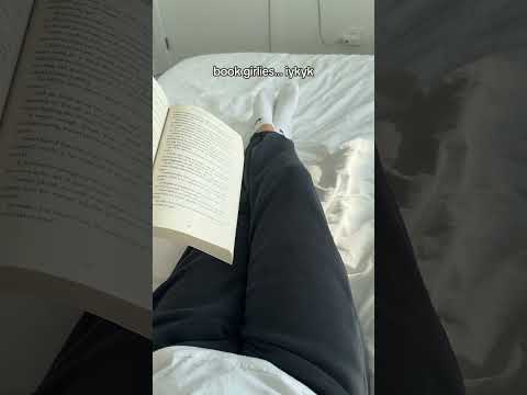 am i the only one 😏😍. . . credits ( TikTok : itsamelaii ) #bookaddict #bookbites #bookreview #book