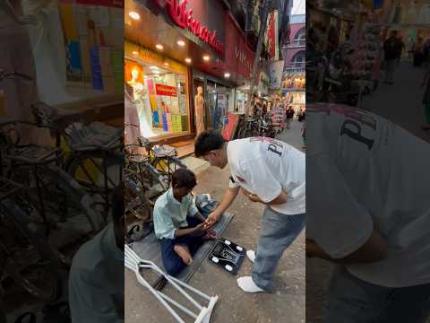 Wait till end 🥹 #humanity #smile #kindness #help #vidsbyhitesh Music: Marry On A Cross