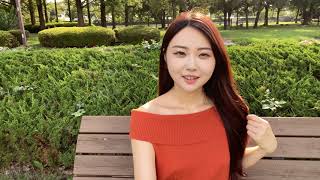 【ノーブラ散歩】人が多い公園で汗をかきながら話していたら、、、、