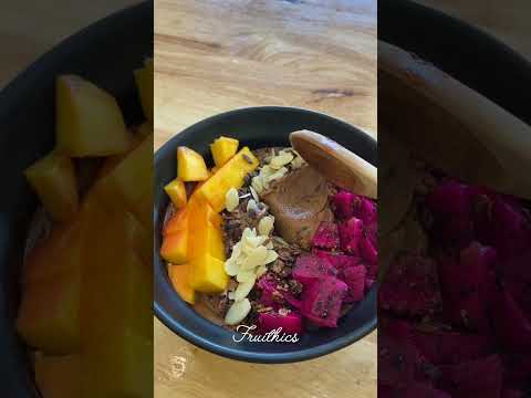 "Have You Ever Tasted This Alien-Looking Fruit? 😱 | Dragon Fruit Facts #shorts" #facts #fruit
