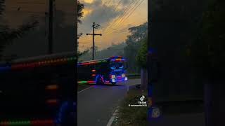 මාත් එක්ක ට්‍රිප් එකක් යන්න කැමති අය comment කරන්න