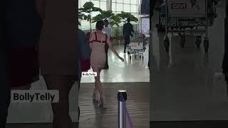 Urfi Javed and her invisible fraaaand at the airport🫠| @bollytellyvideo
