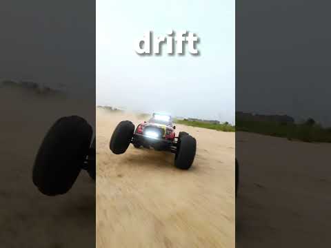 Rccar participates in the exhibition.