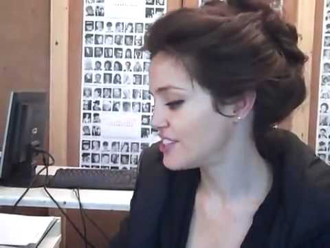 Angelina Jolie look alike is stunning