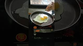 Half fryed egg.#halffryegg#fryedegg#shorts#viral#trending