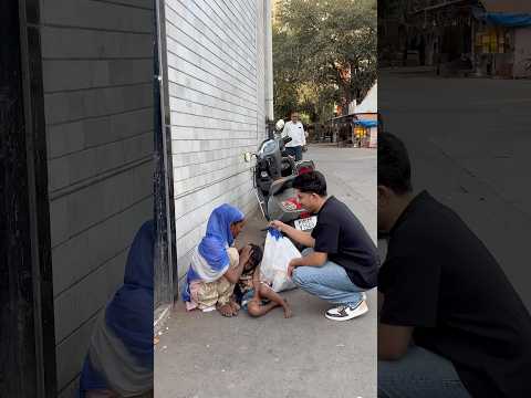 Be a reason for someone’s happiness 🥹♥️ #help #smile #humanity #india #viralvideo #kindness #shorts
