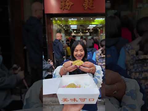 TRYING THE VIRAL PISTACHIO MOCHI IN HONG KONG 🇭🇰🍡 #hongkong #hongkongfood #mochi #pistachiomochi