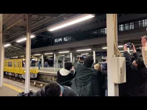 駅のホームで罵声を飛ばす鉄オタ