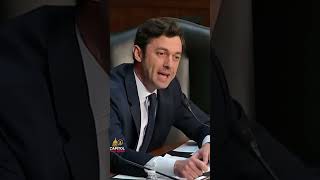“Reporter in Top-Secret Chat? Senator Explodes Over Yemen Leak”