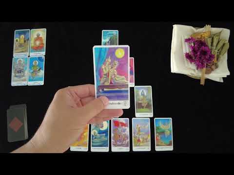 Phromayarn Oracle Card reading demo
