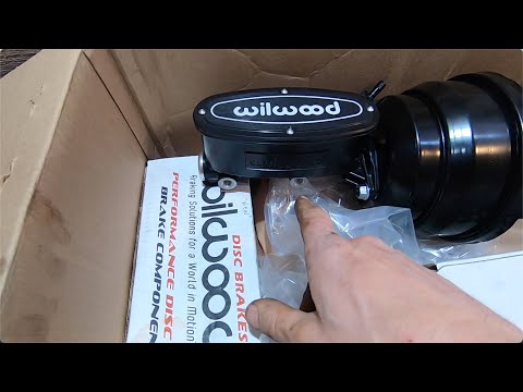 1985 k20 Square body Project Episode #3 - Fixing The Brakes! Willwood Brake Booster And New Fender!