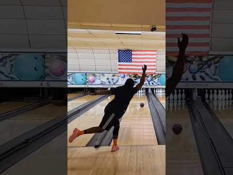 Day 157 Of One Strike a day BALL USED : ROCKSTAR 👨‍🎤🎸🪨#2handedbowling #bowlingcenter