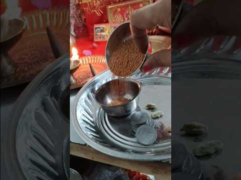 दिवाली पर ऐसा क्या करें कि माँ लक्ष्मी की कृपा हो जाए#diwalilaxmipuja #diwali2025 #shortsfeed#yt#new
