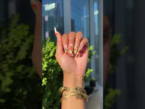 Peachy Summer Nails 🍑 #nailinspo