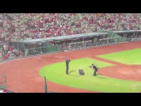 吉川晃司 始球式59歳で103キロマークナイスピッチング！「ピースナイター」平和への願いを込め『イマジン』熱唱