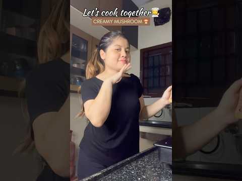 Cooking creamy mushroom 🍄‍🟫 #mushroom #creamymushroomsauce #cooking #cookingvideo