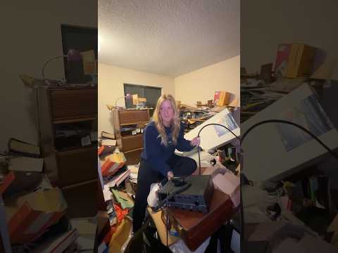 Finding a vintage radio in the Treasure House!