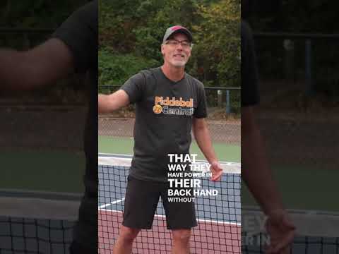 A Pro Tip to Holding Your Pickleball Paddle