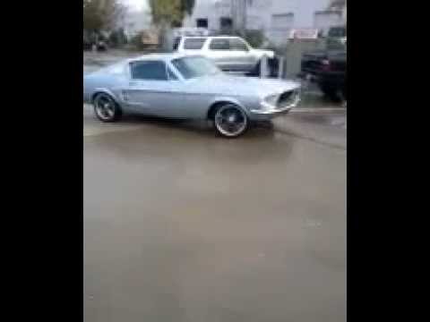 67 Mustang Fastback starting up