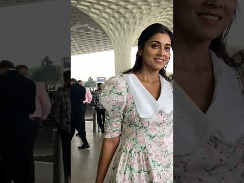 Shriya Saran Caught at the Airport