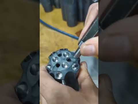 How to assemble DTH hammer bit